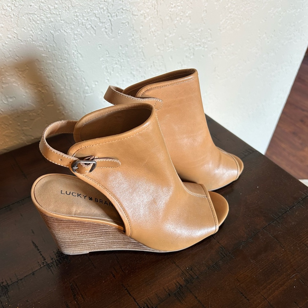 Lucky Brand Camel Wedge Sandals